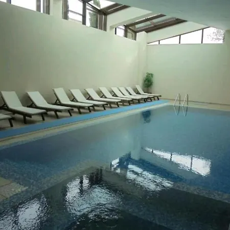 Apartamento 2 Bdr Garden With Near And Golf *