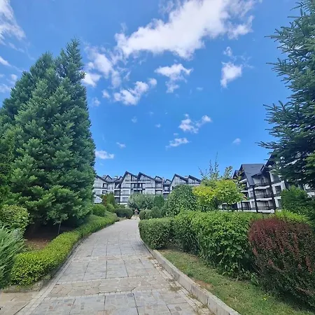 2 Bdr Garden With Near And Golf Razlog