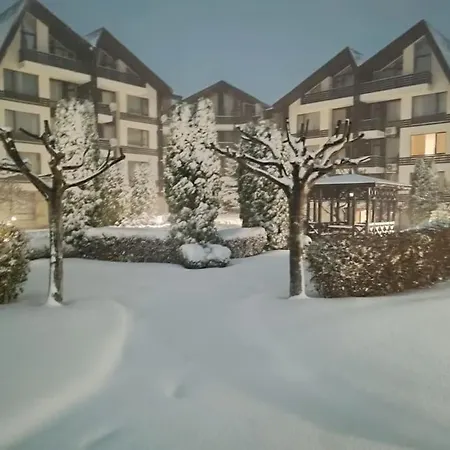 2 Bdr Garden With Near And Golf * Razlog