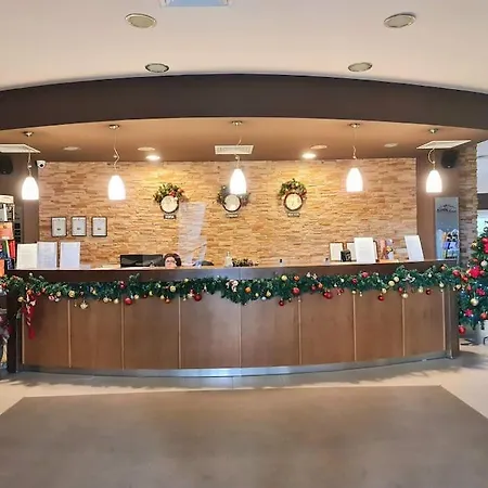 2 Bdr Garden With Near And Golf Apartmán