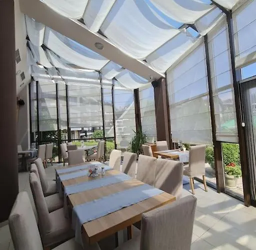 2 Bdr Garden With Near And Golf Апартаменты