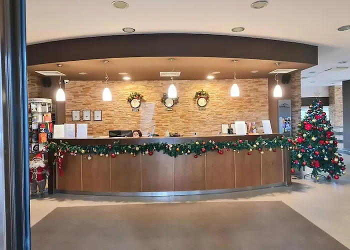 2 Bdr Garden With Near And Golf Апартаменты